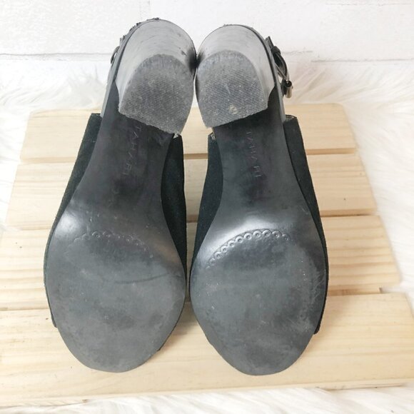 Tahari Margaret Black Suede Peep Toe Stacked Heel Buckle Sandal Size 7.5M - Picture 4 of 6